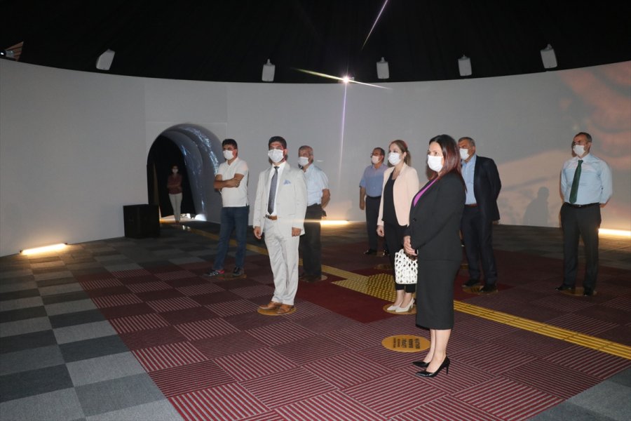 Basın Temsilcilerinden İletişim Başkanlığı Dijital Gösterim Merkezine Ziyaret