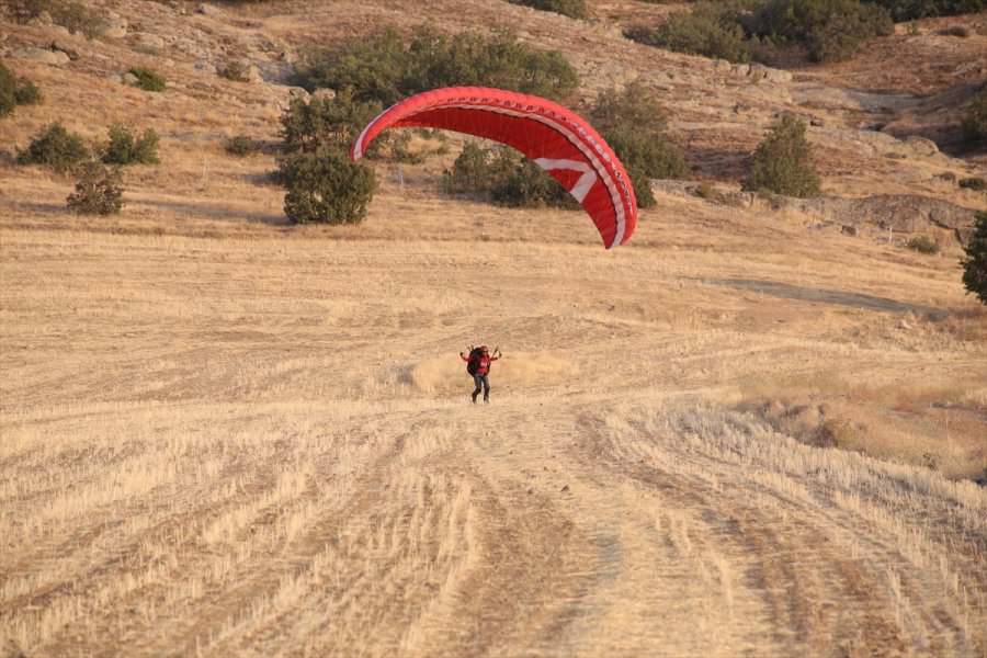 İvriz Havacılık Ve Doğa Sporları Kulübü Derneği İlk Pilotlarını Mezun Etti