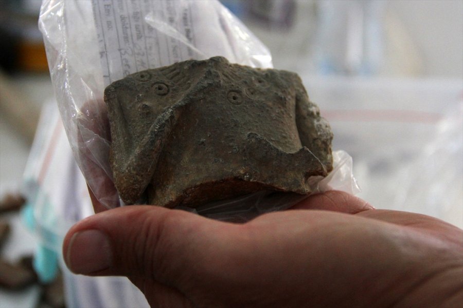 Kültepe'de Yeni Tanrı Ve Tanrıça Heykelcikleri Bulundu