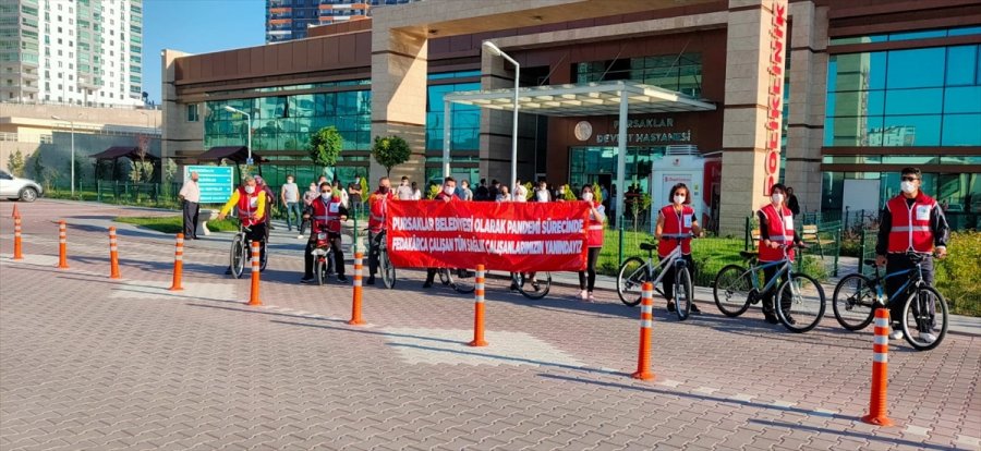 Pursaklar'da Sağlık Çalışanlarına Destek İçin Bisiklet Turu Düzenlendi