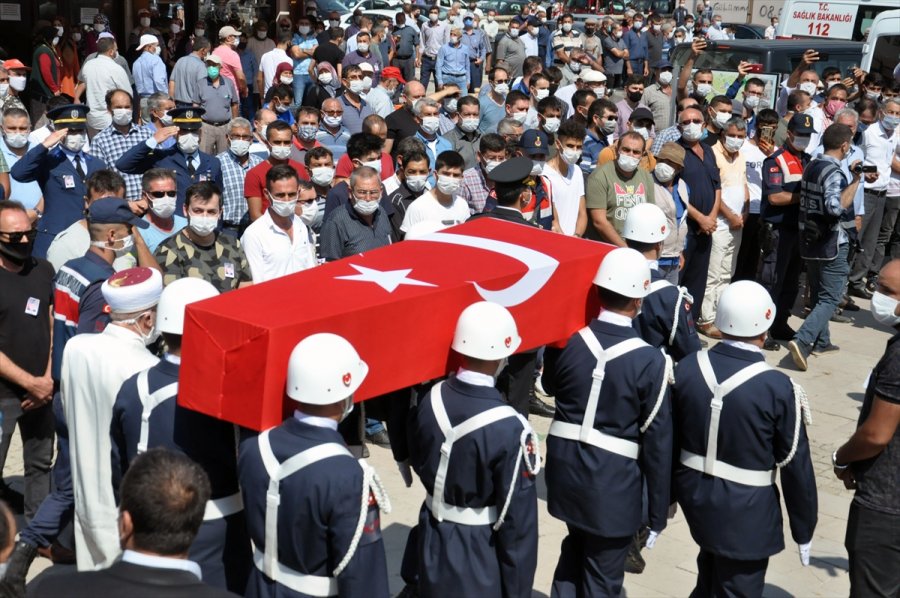 Şehit Jandarma Astsubay Kıdemli Çavuş Sinan Aktay Konya'da Son Yolculuğuna Uğurlandı