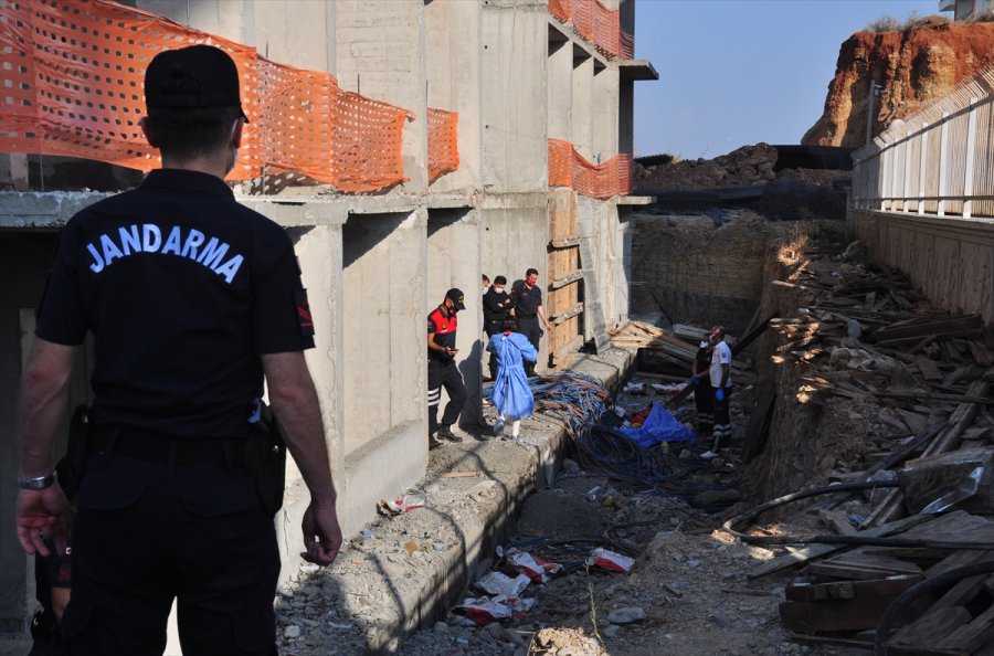 Antalya'da İnşaattan Düşen İşçi Öldü