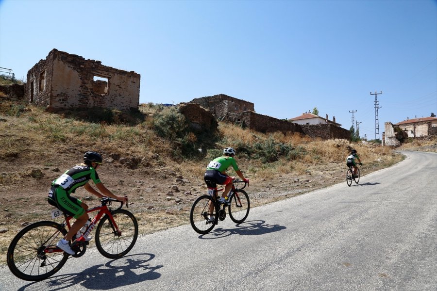 Erciyes Uluslararası Yol Ve Dağ Bisikleti Yarışları Devam Ediyor