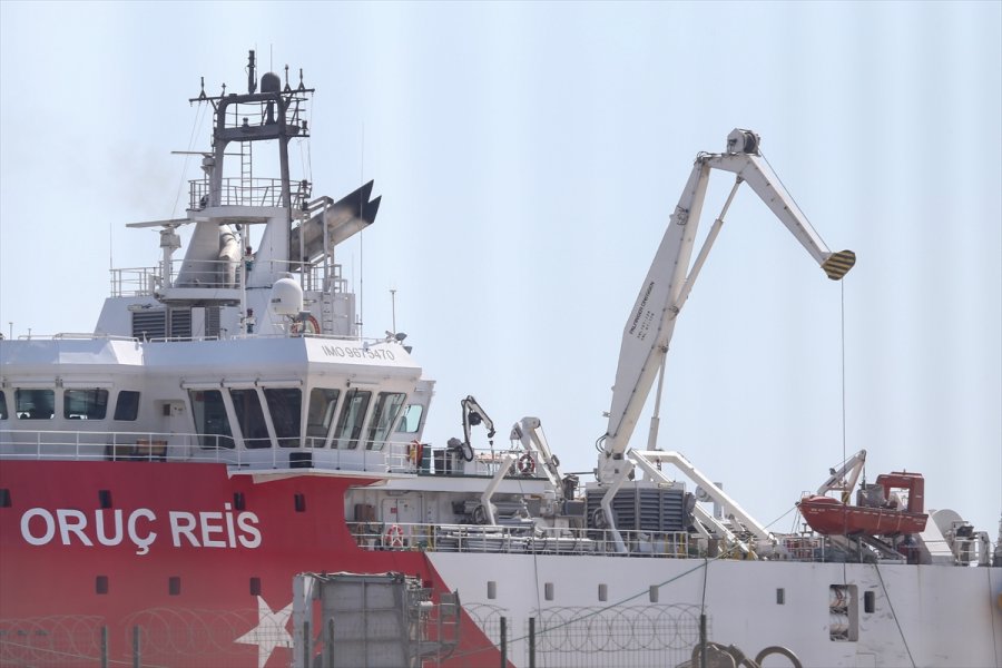 Oruç Reis'in Antalya'daki Bekleyişi Sürüyor