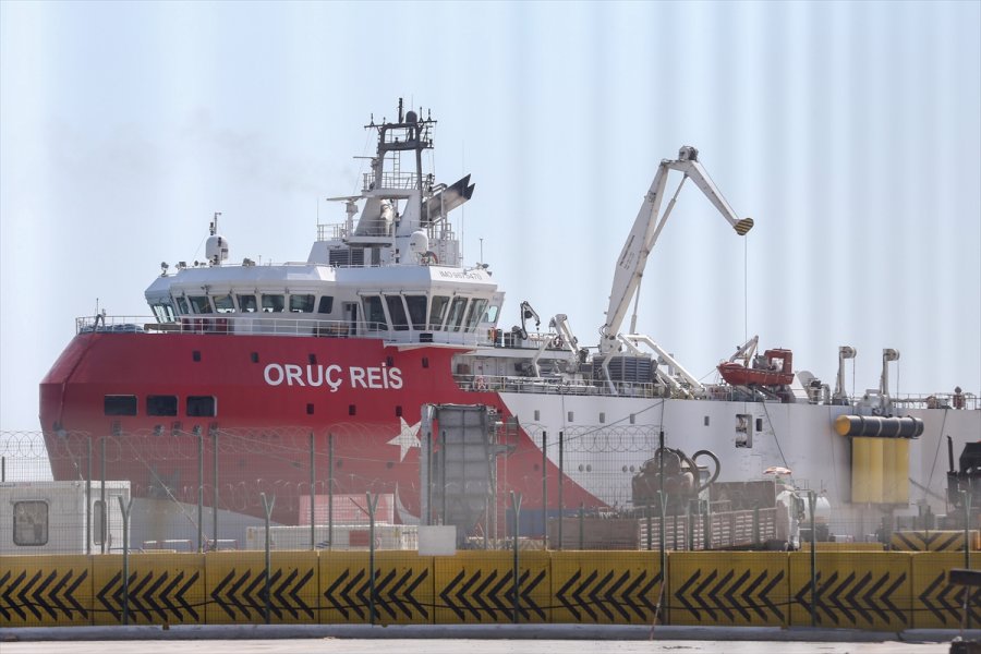 Oruç Reis'in Antalya'daki Bekleyişi Sürüyor