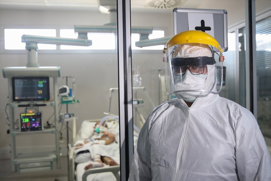 Doktorlar Kovid-19'la Savaşı Anlatıyor - 