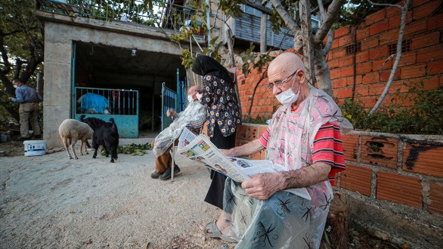 Üniversiteli Reyhan Yaşlıların Yaşamına Dokunuyor