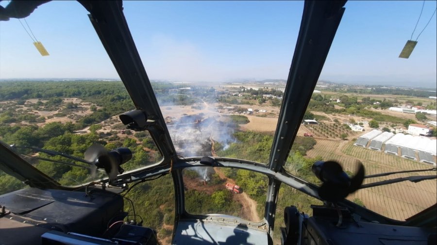 Antalya'da Çıkan Yangında 1 Hektar Orman Alanı Zarar Gördü