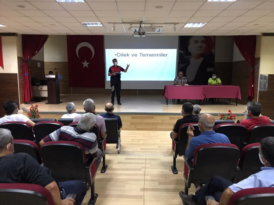 Antalya'da Jandarmadan, Servis Şoförlerine Kovid-19 Eğitimi