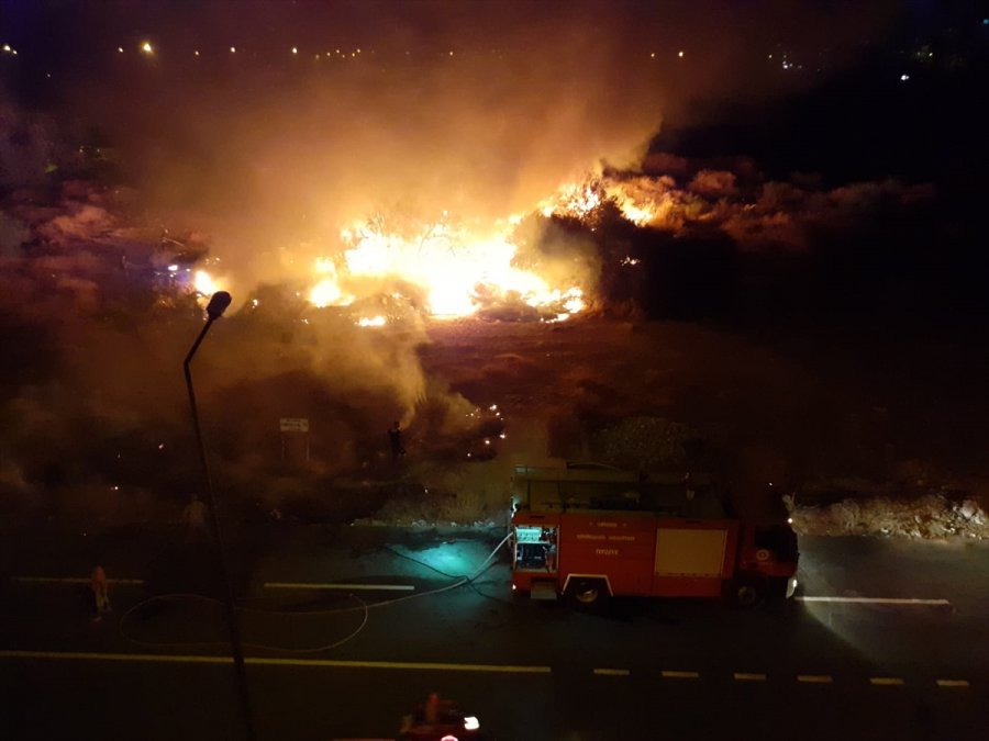 Antalya'da Otluk Alanda Yangın