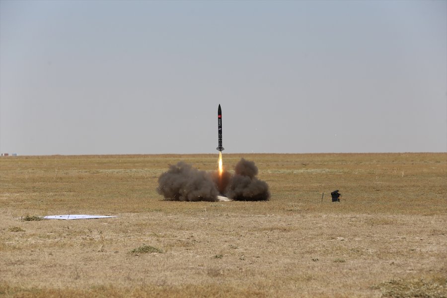 Bakanlar Varank Ve Karaismailoğlu Türksat Model Uydu Yarışması'na Katıldı