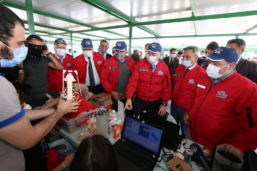 Bakanlar Varank Ve Karaismailoğlu Türksat Model Uydu Yarışması'na Katıldı