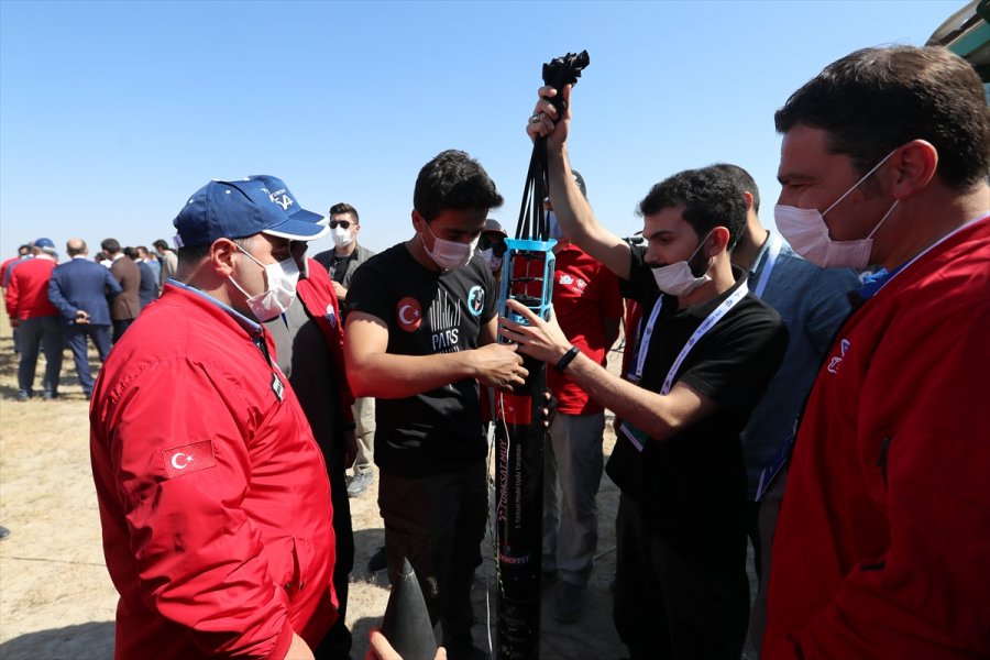 Bakanlar Karaismailoğlu Ve Varank Türksat Model Uydu Yarışması'na Katıldı