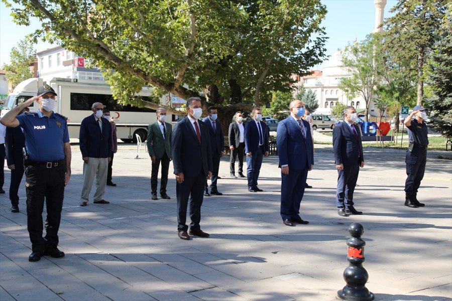 Çubuk'ta İlköğretim Haftası İçin Çelenk Töreni