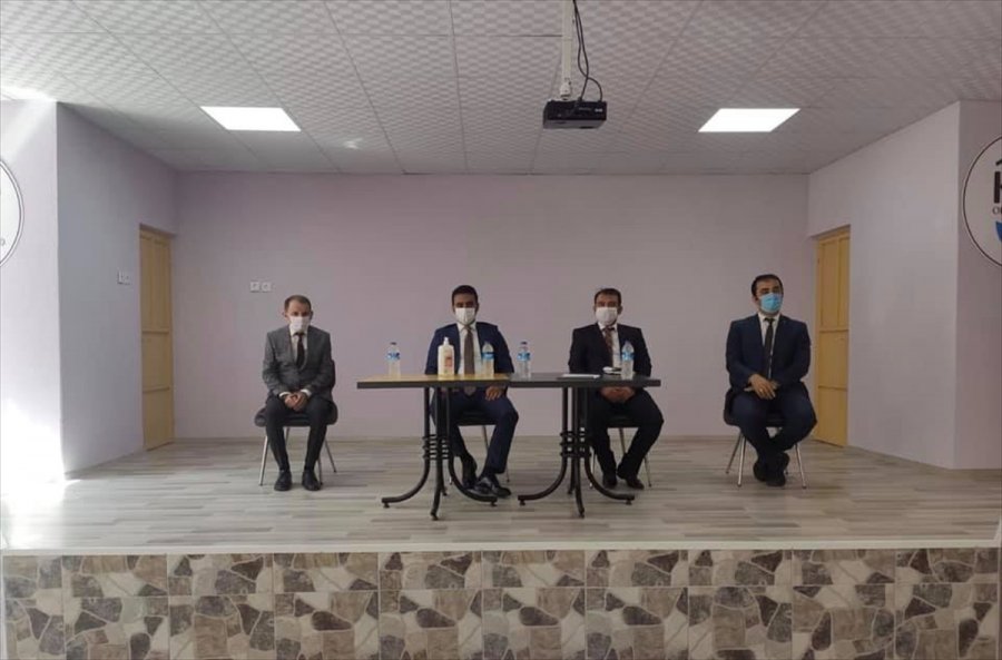 Derebucak'ta Yeni Eğitim Yılı Toplantısı