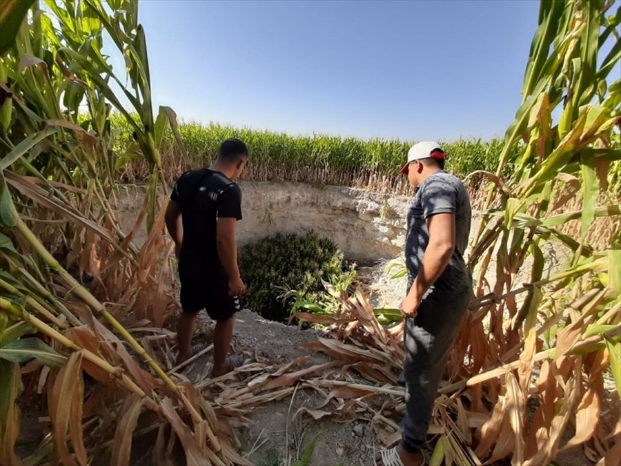 Konya'da Mısır Ekili Tarlada 30 Metre Çapında 15 Metre Derinliğinde Yeni Obruk Oluştu