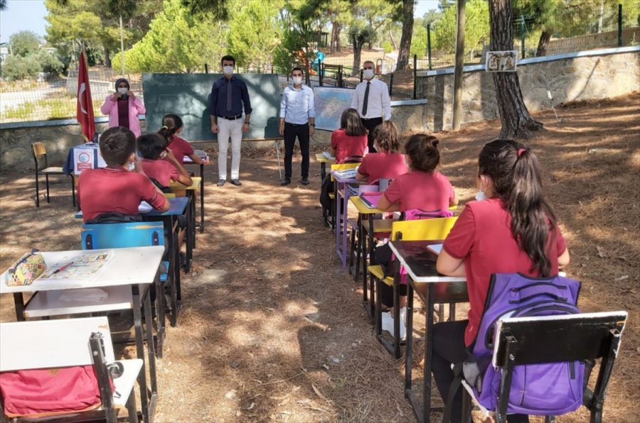 Manavgat'ta Bir Okul