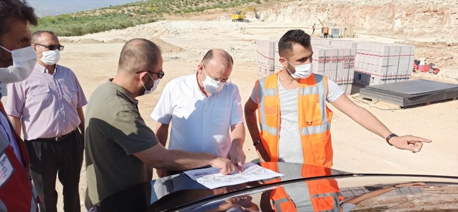 Mut Kaymakamı Köken Toki Konutlarını İnceledi