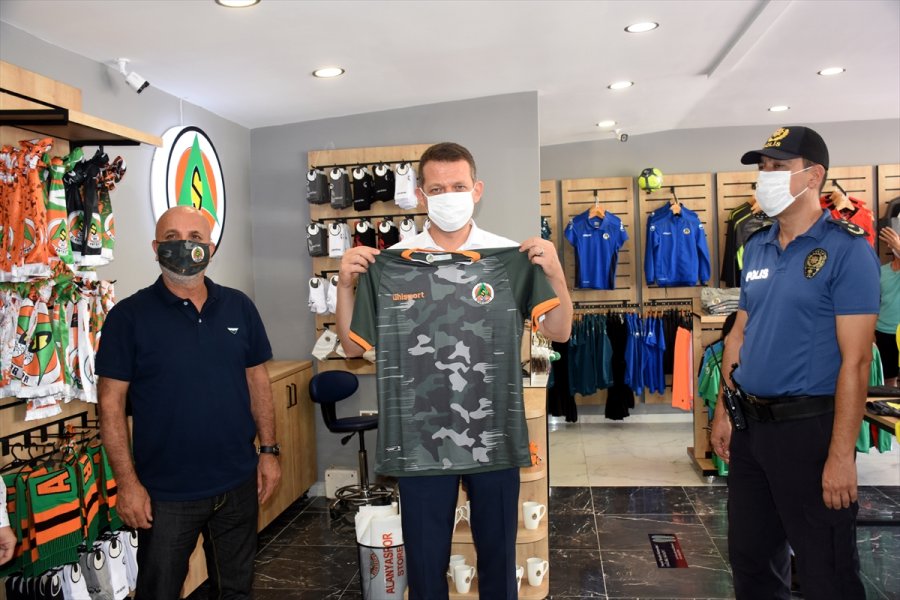 Alanyaspor'un Bağış Kampanyasına Destek Sürüyor