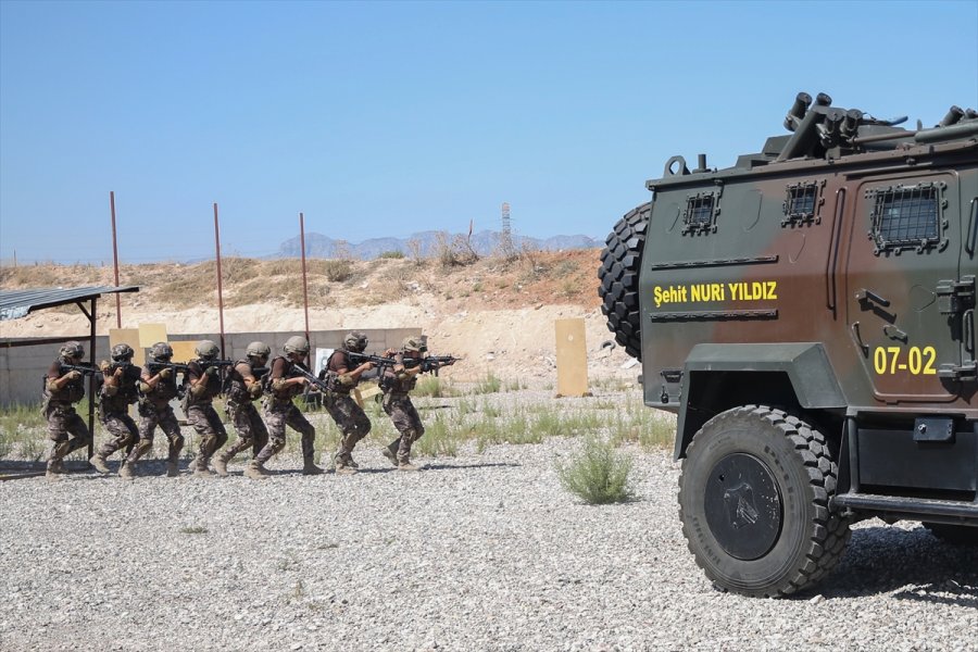 Antalya'da Pöh Timine İki Zırhlı Takviye