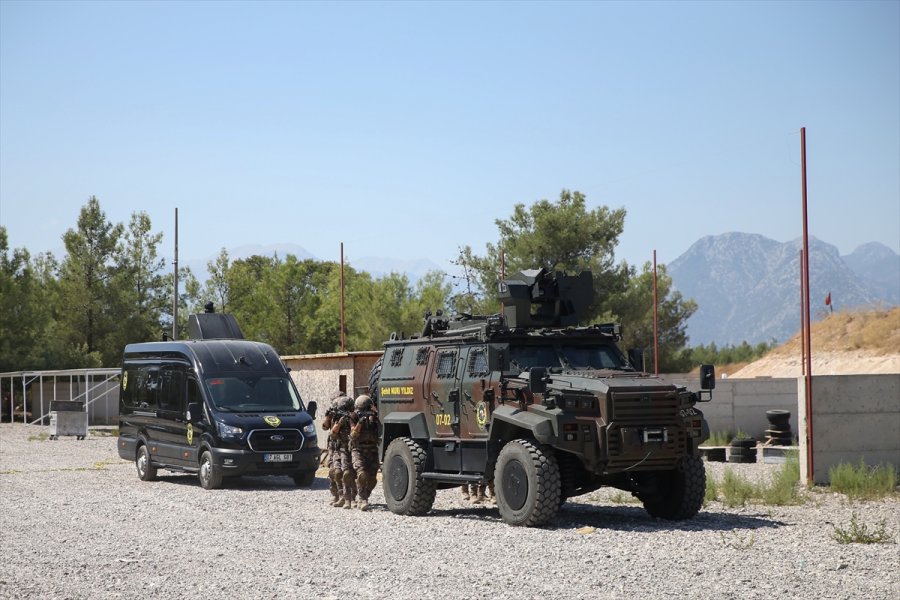 Antalya'da Pöh Timine İki Zırhlı Takviye