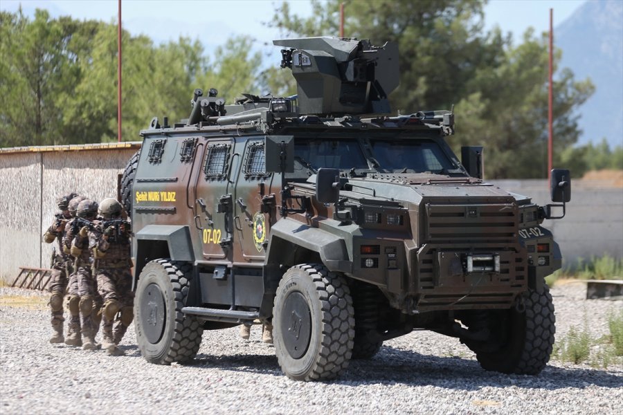 Antalya'da Pöh Timine İki Zırhlı Takviye