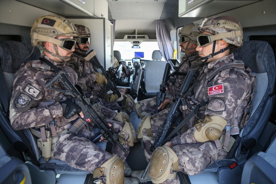 Antalya'da Pöh Timine İki Zırhlı Takviye