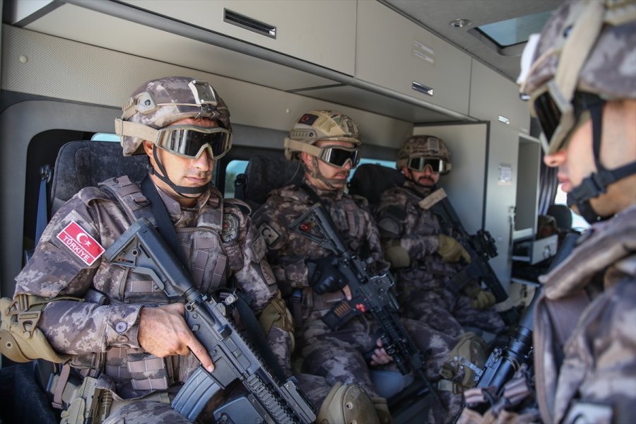 Antalya'da Pöh Timine İki Zırhlı Takviye