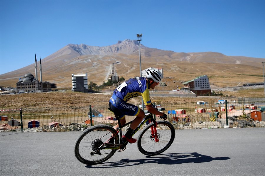 Erciyes Uluslararası Dağ Bisikleti Yarışları Devam Ediyor
