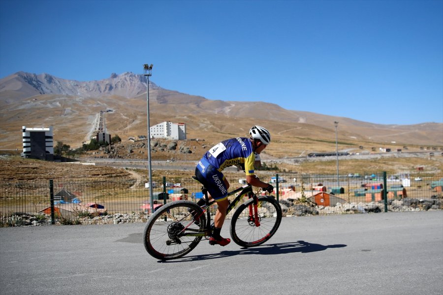 Erciyes Uluslararası Dağ Bisikleti Yarışları Devam Ediyor