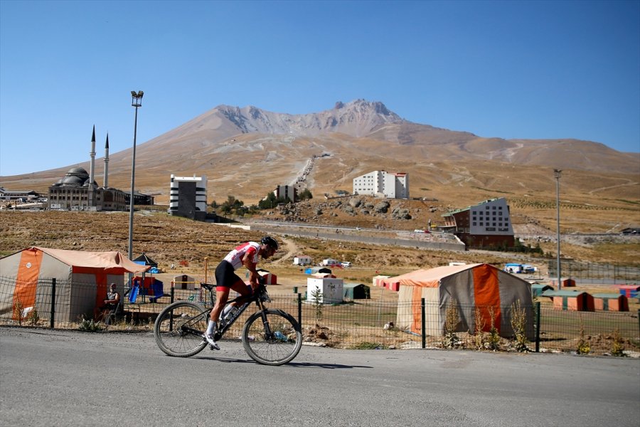 Erciyes Uluslararası Dağ Bisikleti Yarışları Devam Ediyor