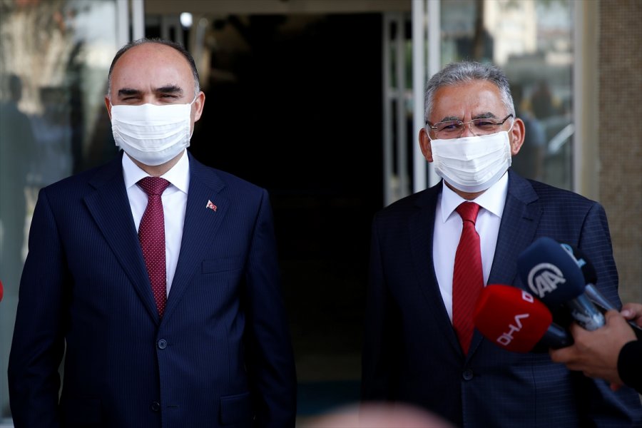 Kayseri'de Kovid-19 Vaka Sayısı Artışını Düğünler Tetikledi