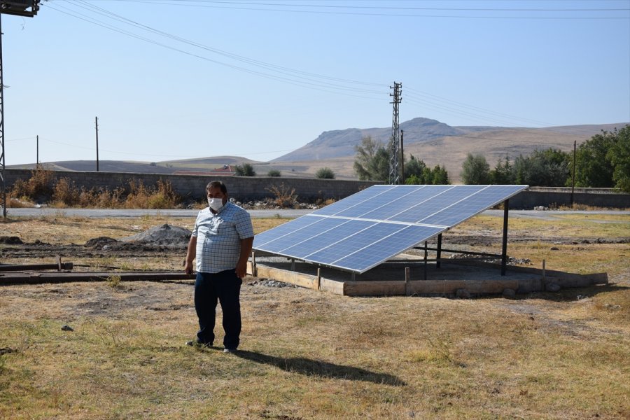 Kuruyan Pınarlara Güneş Enerjisiyle Su Veriyorlar