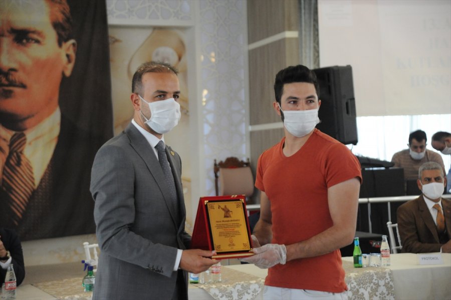 Niğde'de Yılın Ahisine Ödül Verildi