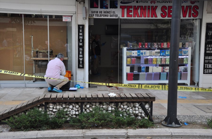 Antalya'da Silahlı Kavga: 1 Yaralı