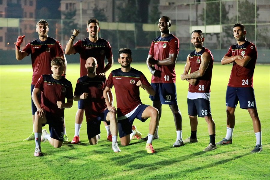 Antalya'nın Süper Lig Ekipleri 2'de 2 Peşinde