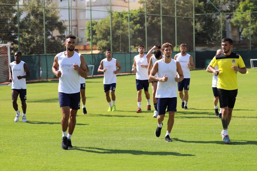 Antalya'nın Süper Lig Ekipleri 2'de 2 Peşinde