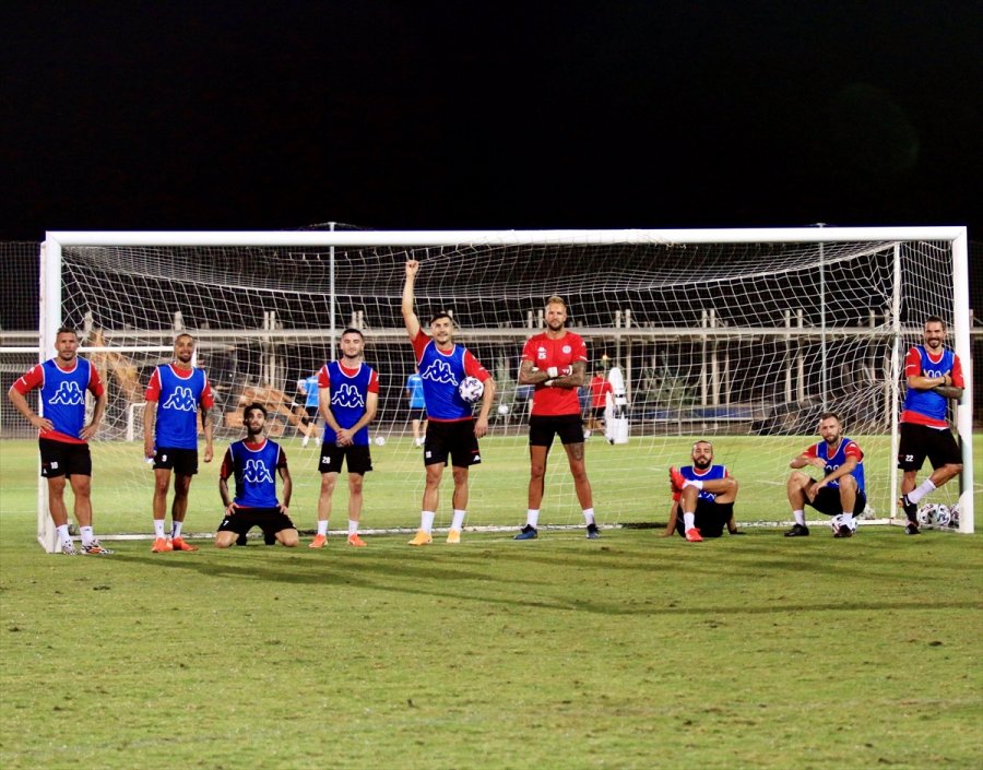 Antalya'nın Süper Lig Ekipleri 2'de 2 Peşinde