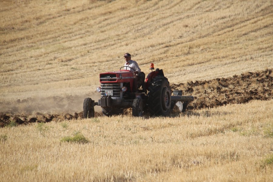 Beyşehir'de Çiftçilerin Yeni Ekim Sezonu Hazırlıkları Başladı