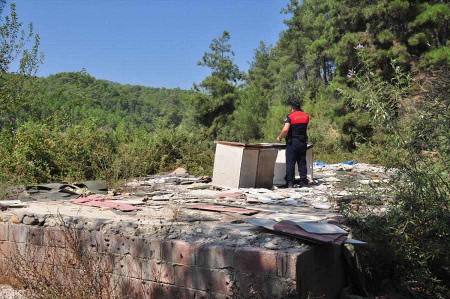 Gurbetçi, Yaptırdığı Taşınabilinir Evinin Çalındığını Tatile Gelince Fark Etti