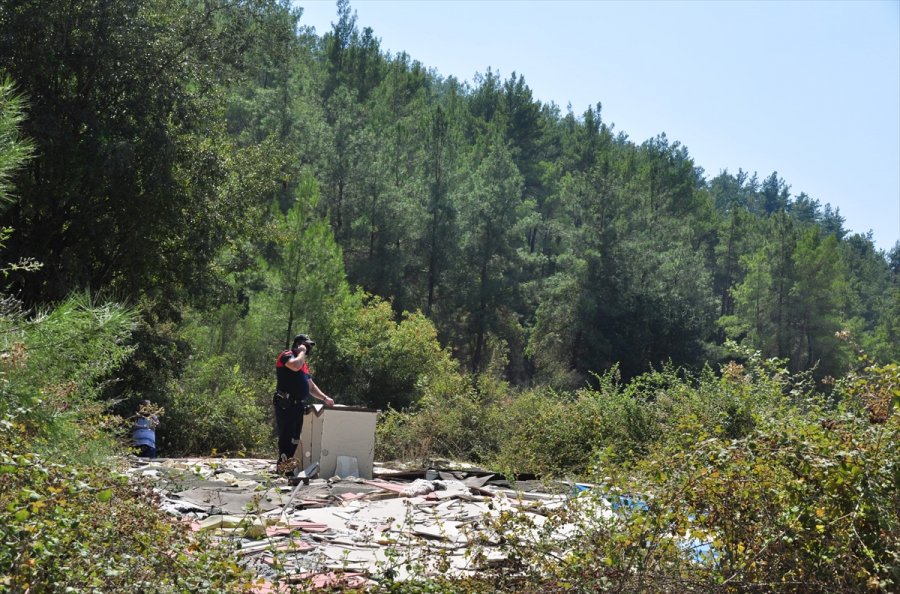 Gurbetçi, Yaptırdığı Taşınabilinir Evinin Çalındığını Tatile Gelince Fark Etti