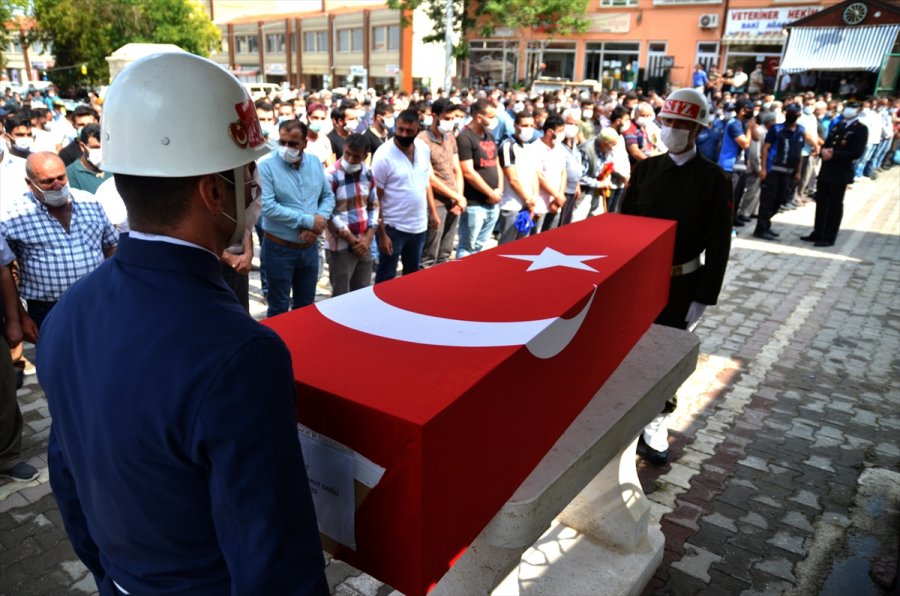 Trafik Kazasında Hayatını Kaybeden Asteğmen Mahmut Dağlı, Konya'da Toprağa Verildi