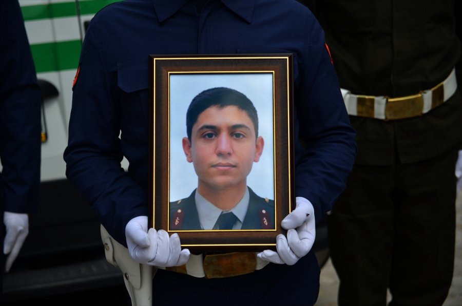 Trafik Kazasında Hayatını Kaybeden Asteğmen Mahmut Dağlı, Konya'da Toprağa Verildi