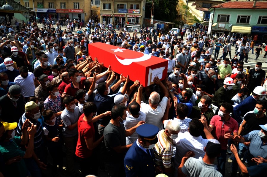 Trafik Kazasında Hayatını Kaybeden Asteğmen Mahmut Dağlı, Konya'da Toprağa Verildi