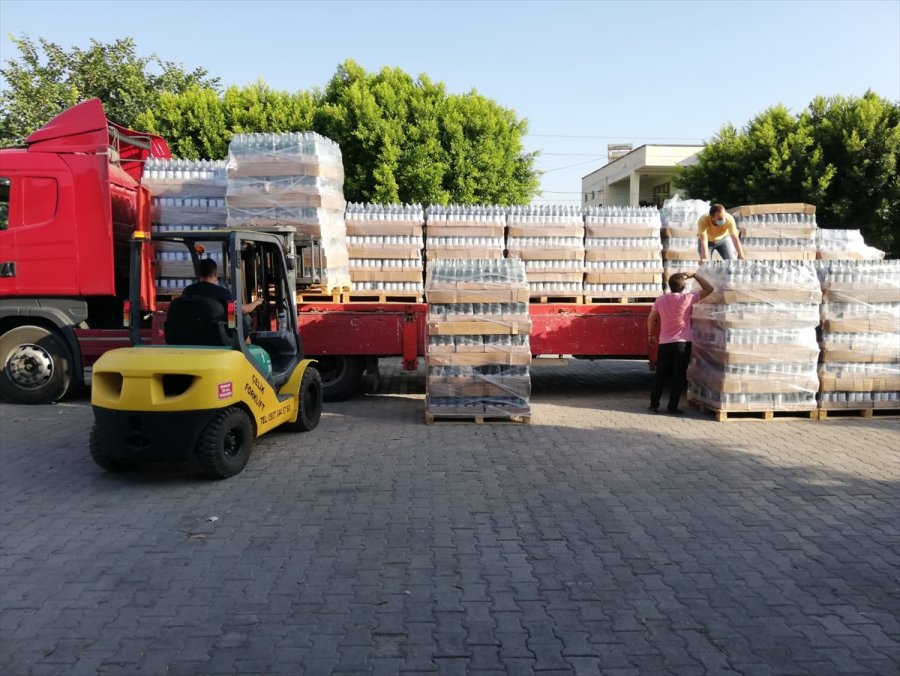 Antalya'da 9 Bin 51 Şişe Sahte İçki Ele Geçirildi
