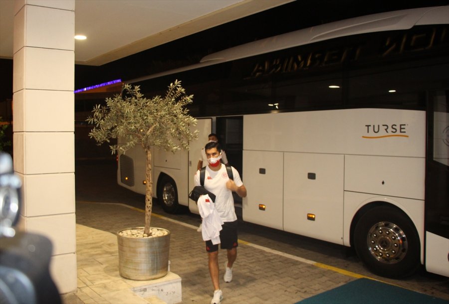 Antalyaspor, Beşiktaş Maçı İçin İstanbul'a Gitti