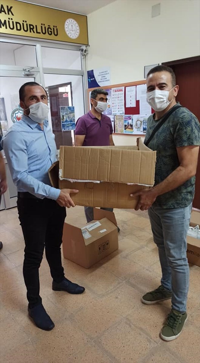 Derebucak'ta Okullara Dezenfektan, Çocuk Maskesi Ve Hijyen Malzemeleri Dağıtıldı