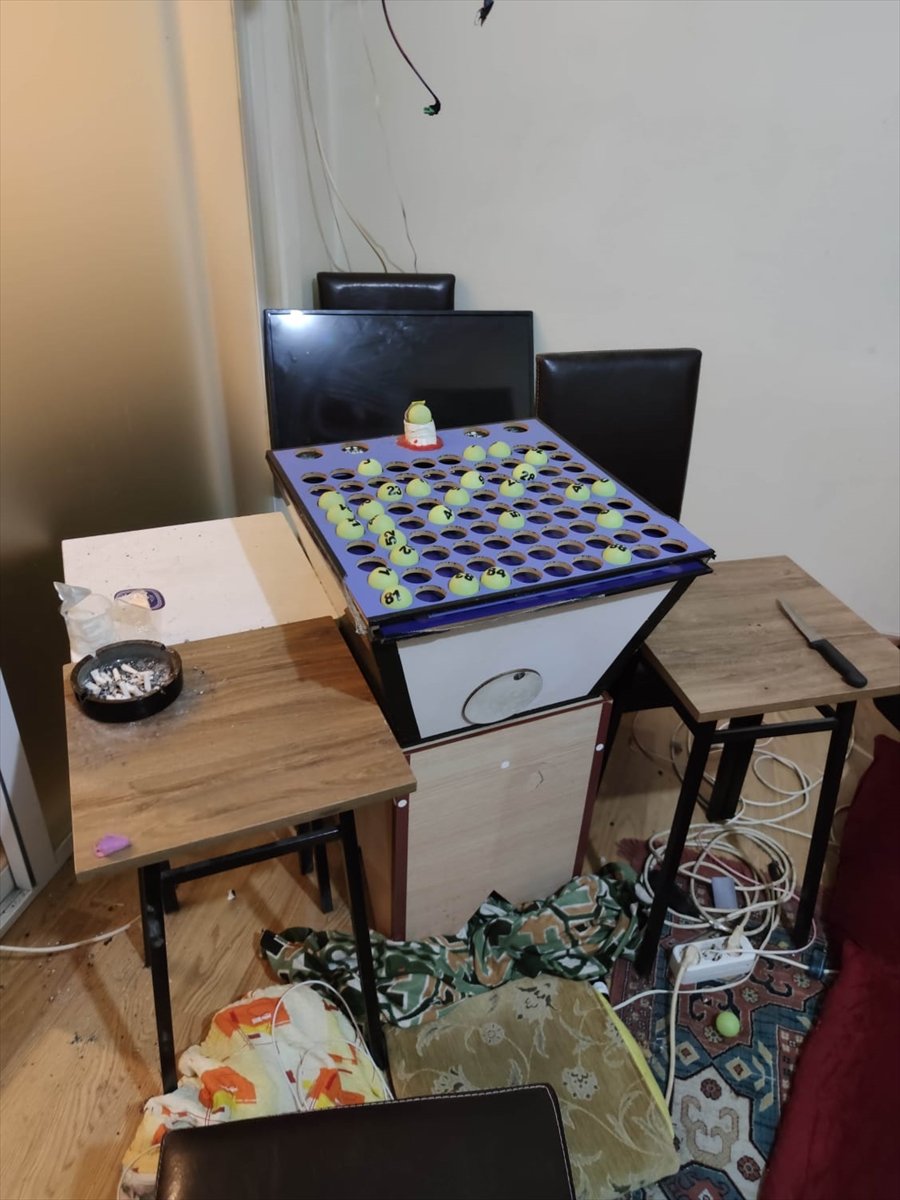 Kapalı Devre Televizyon Sistemiyle Kumar Oynayanlar Suçüstü Yakalandı