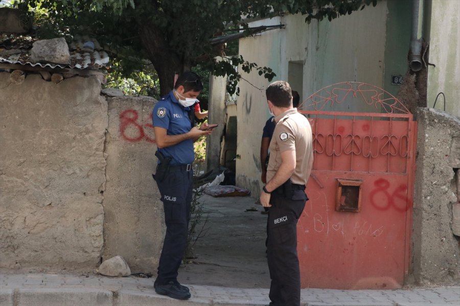 Kayseri'de Eşi Tarafından Bıçaklanan Hamile Kadın Ağır Yaralandı