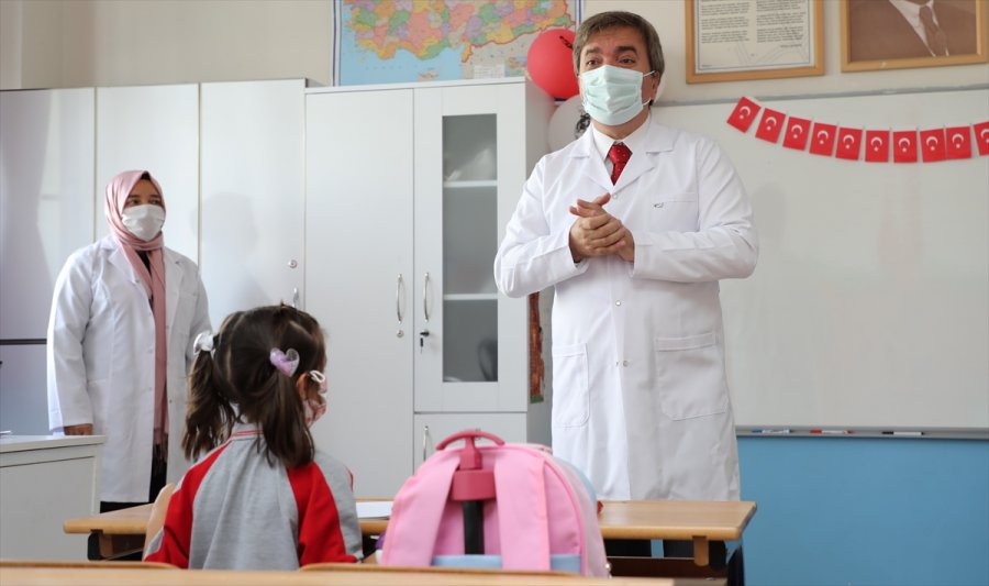 Aksaray Valisi Hamza Aydoğdu'dan Öğretmenlere Anlamlı Hediye